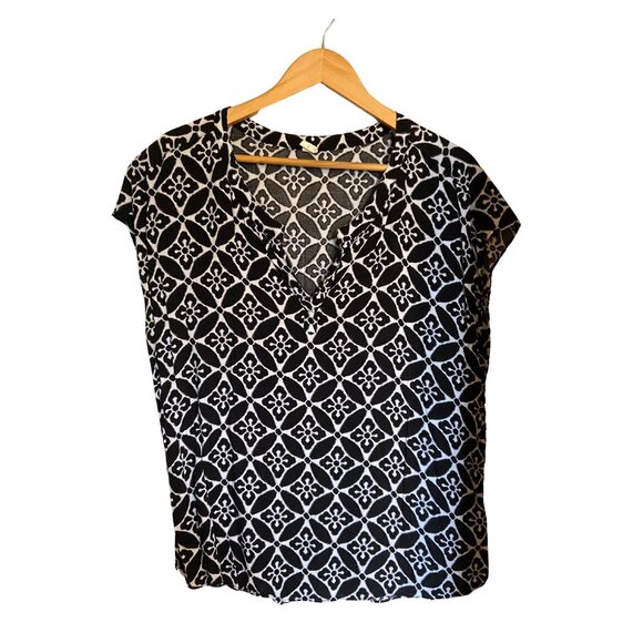 Black/White Patterned Old Navy Top, Size L - Picture 1 of 4